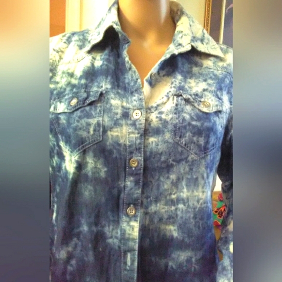 VINTAGE TIE DYE TOP BY SIGNATURE STUDIO BLUE & WHITE SZ. SM POCKETS/ LONG SLV - Picture 4 of 6